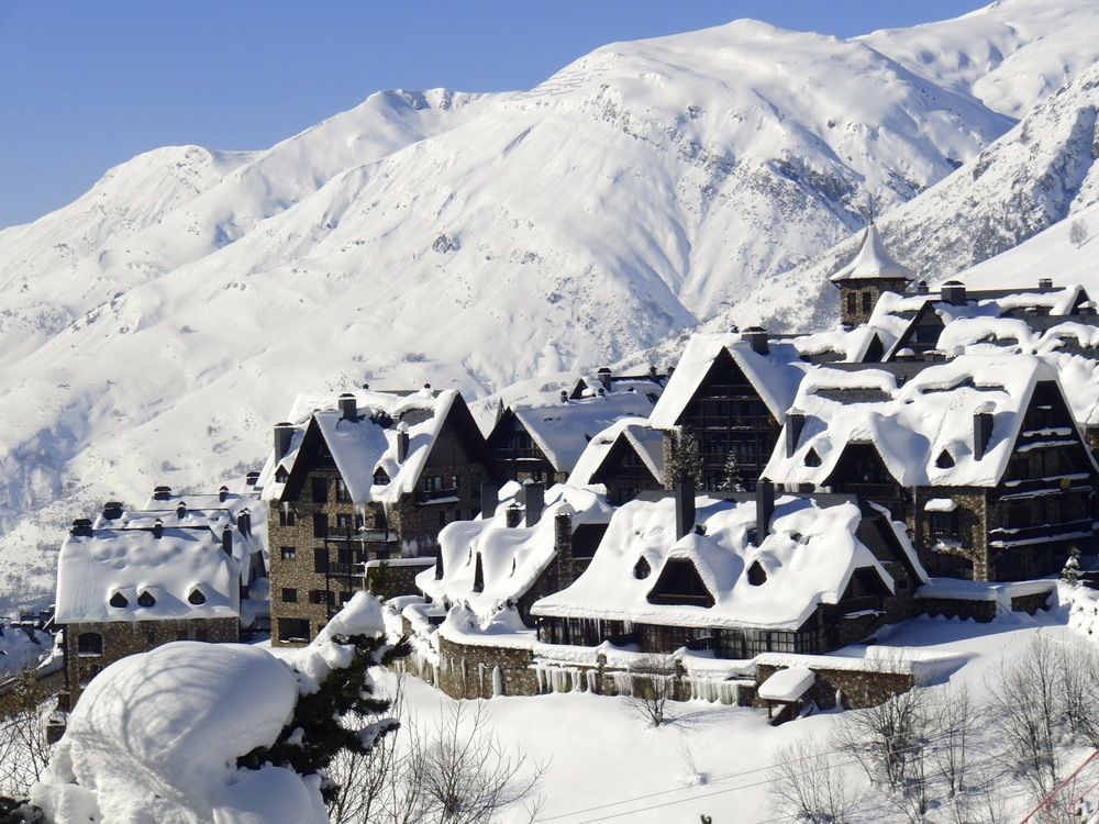 Hotel SNÖ Mont Romies Salardú Exterior foto